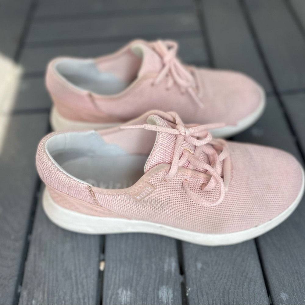 Kizik Athena tennis shoes